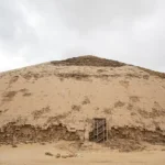 Den böjda pyramiden