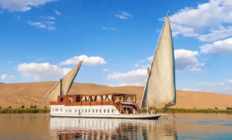 Viaje al Oasis de Bahariya y al Desierto Blanco con el Hotel B&W Sky Camp desde El Cairo.