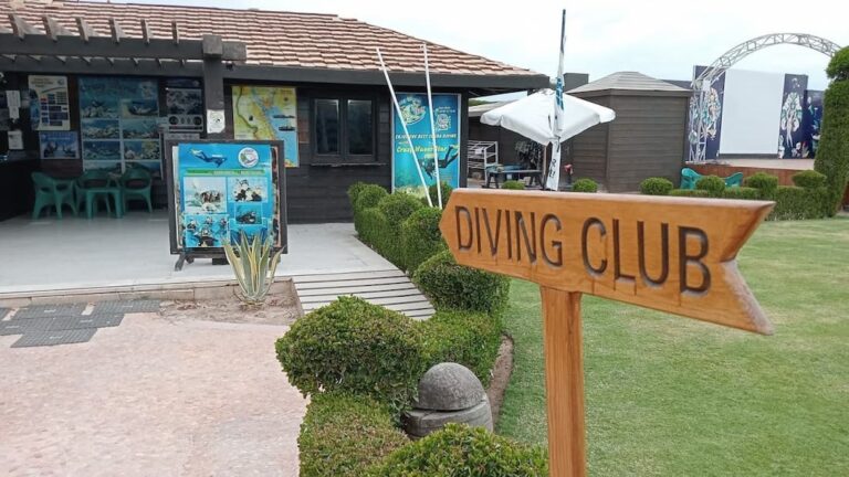 Crazy Waves Diving Club
