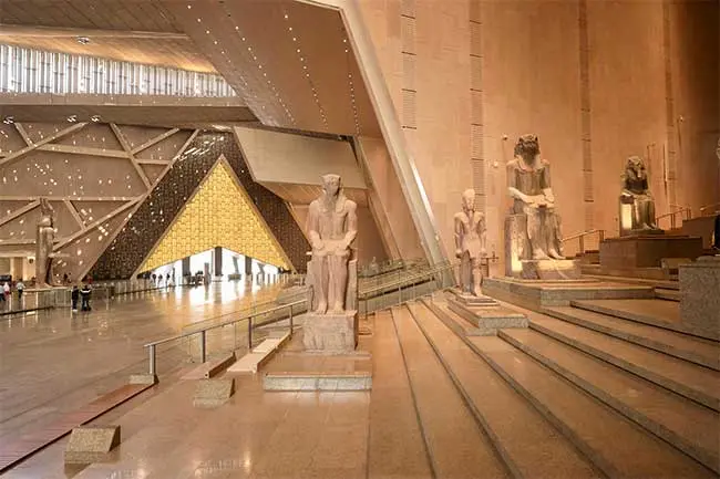 Private Day Trip From Soma Bay to The Pyramids & GEM By Plane