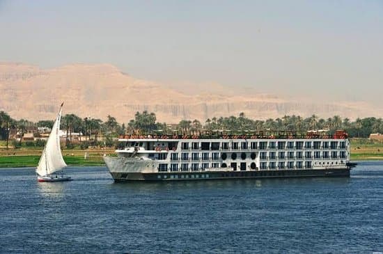 Zeina Nile Cruise from Aswan to Luxor in 4 Days