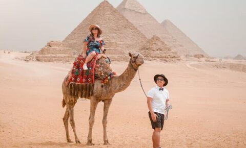 4-Day Egypt Itinerary: Saqqara, Giza Pyramids, Old Cairo & White Desert
