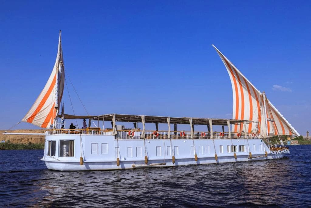 Pyramids Dahabiya Nile Cruise 4 Days Aswan to Luxor