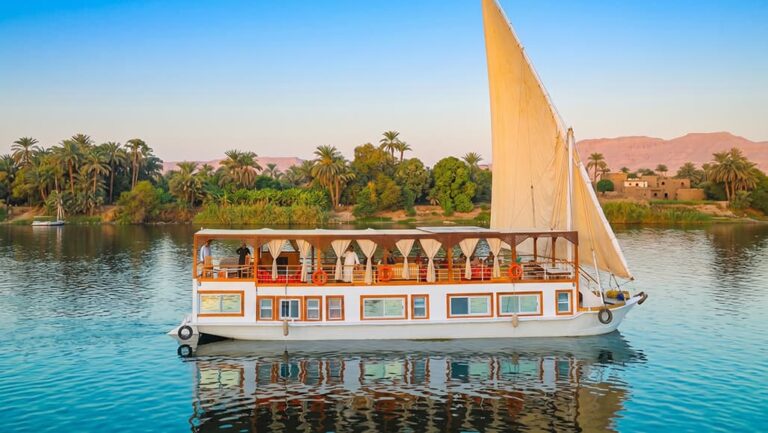 5 Day Queen Nefer Dahabiya Nile Cruise from Luxor to Aswan