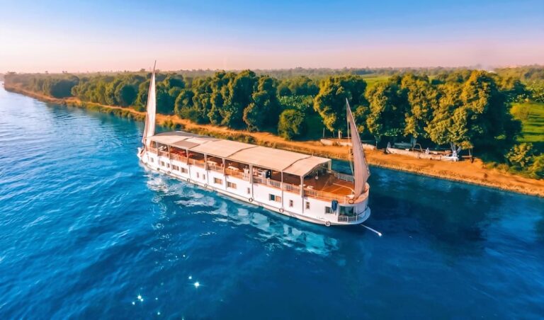 Zahra Dahabiya Nilkryssning Aswan till Luxor Tur