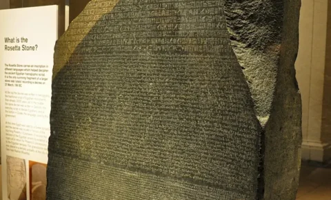 Der Stein von Rosetta: Wie eine einzige zerbrochene Platte das alte Ägypten erschloss